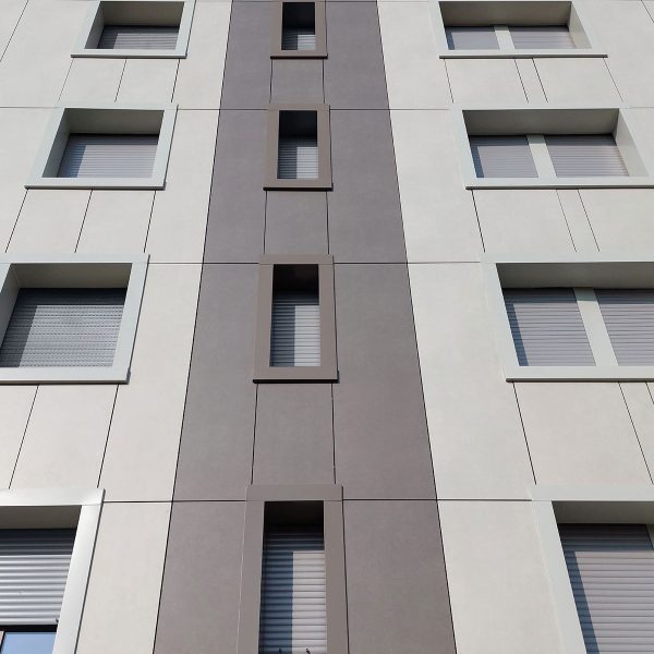 Reggio Emilia - Architettonica residenziale - dettaglio parete